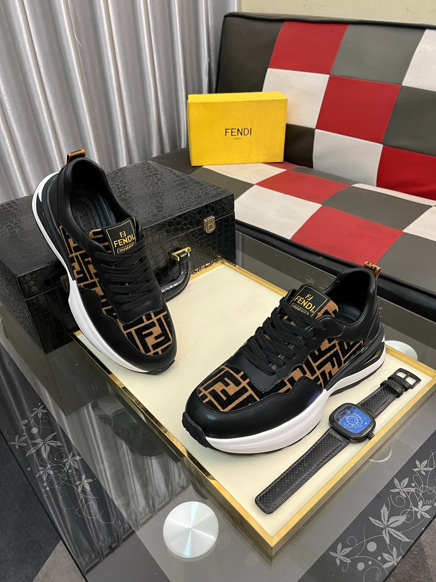 Men's Men's Shoes💰458⌚️⌚️[Fendi] Fendi's latest casual shoes for men! Available at counters simultaneously! A one-to-one replica of the original. All imported official website one-to-one cowhide fabric. The interior is made of top-grade sheepskin, and the original factory-supplied rubber outsole is used. Leading new fashion concepts. Matching code: 38-44. 4️⃣colors available